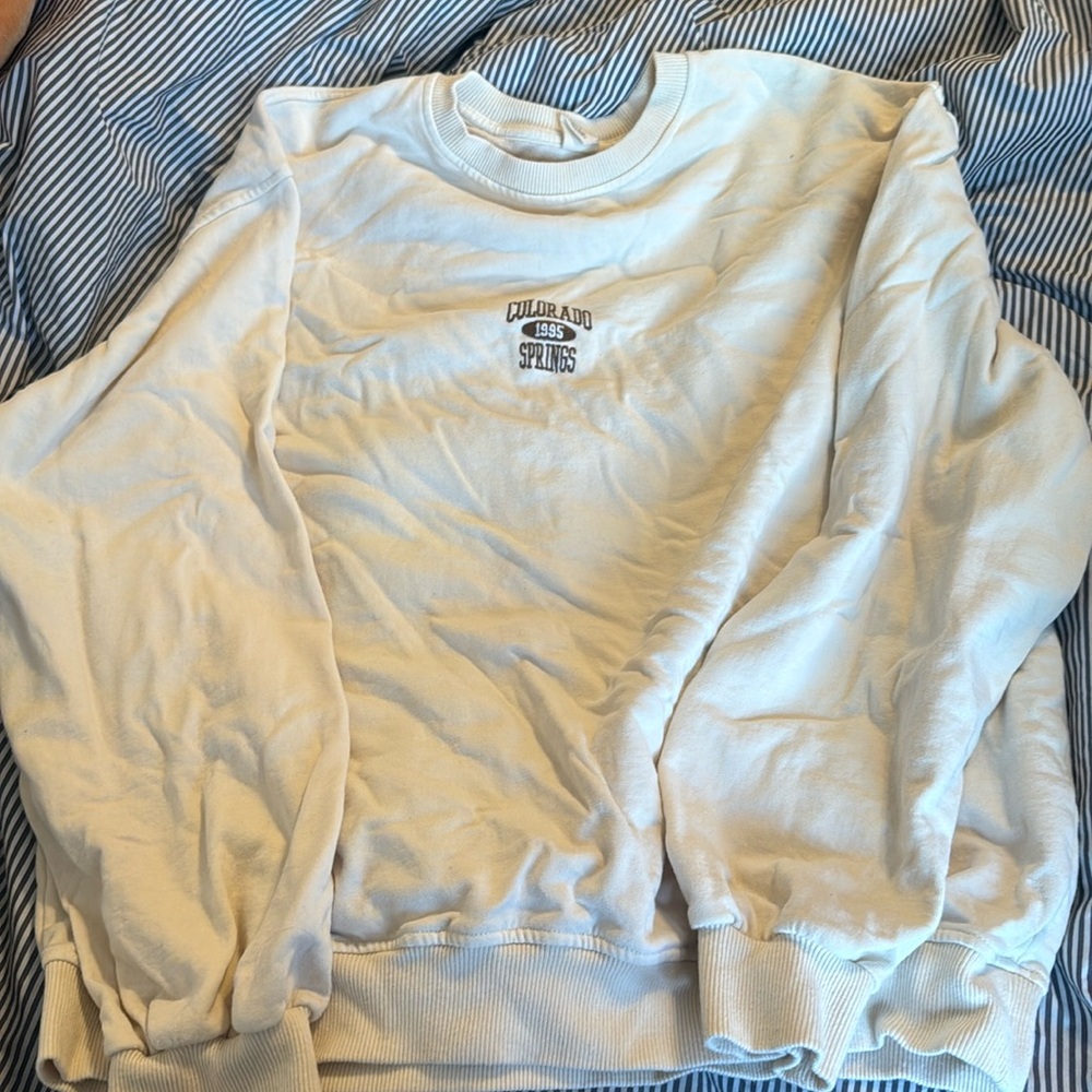 urban outfitters colorodo springs crewneck